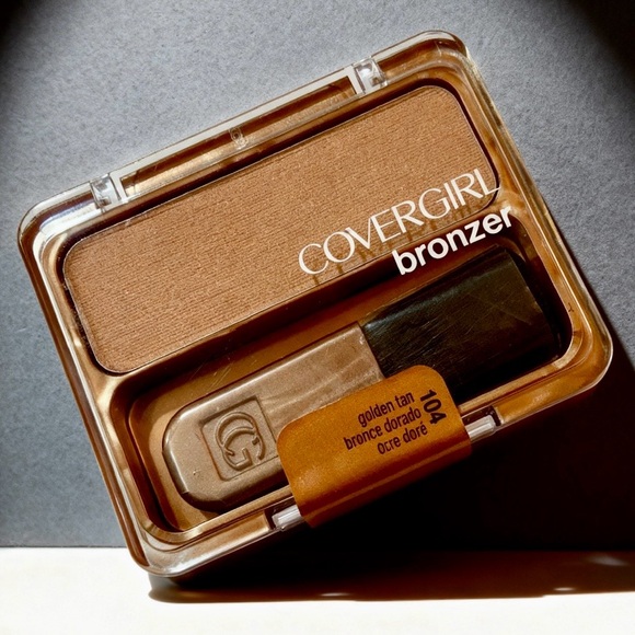 COVERGIRL Other - COVERGIRL Bronzer - Golden Tan (104)